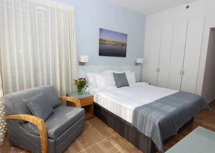Hotel Poli Urban By Afi Hotels